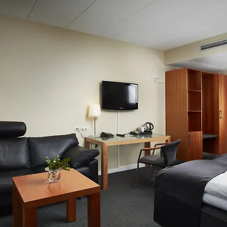 Trinity Og Konference מלון